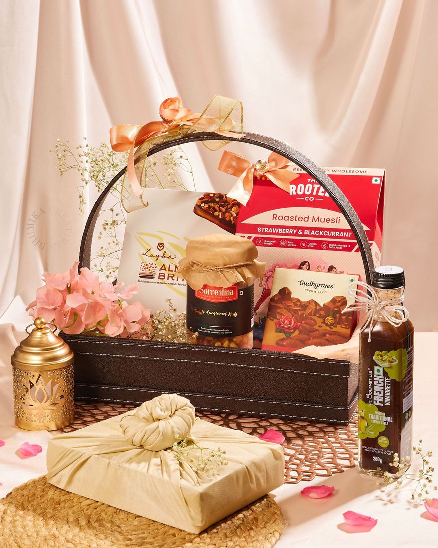 Gift hamper of papad, chivda and ladoo