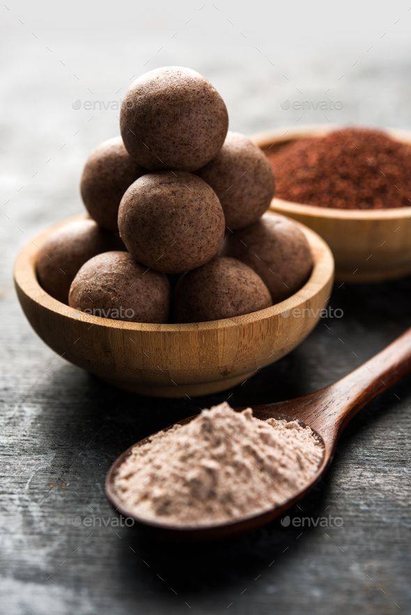 Nachani ladoo — finger-millet ladoo
