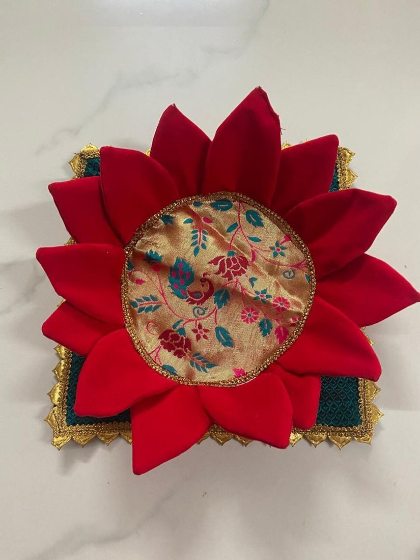 Red cloth kamal aasan